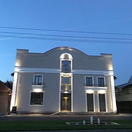Regal Ballroom Caransebeş Exteriör bild