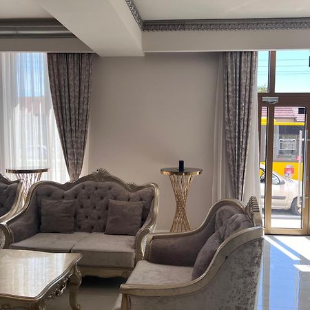 Regal Ballroom Caransebeş Exteriör bild